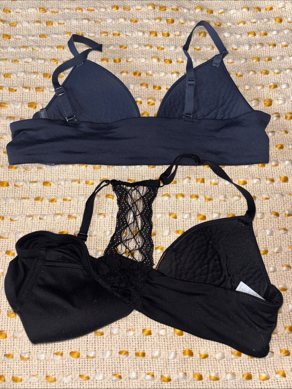 Delta Wireless Bralette Pair - Picture 4 of 4